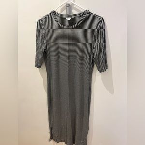 Zara, Nike , old navy, H&M, Gab and forever 21.